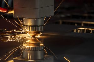 SCHUHMANN & PARTNER Personalberatung iStock 1391231203 Laserbearbeitung klein